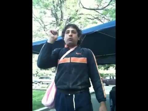 この男（キュウリ）が生きているかどうか知っている人はいますか？