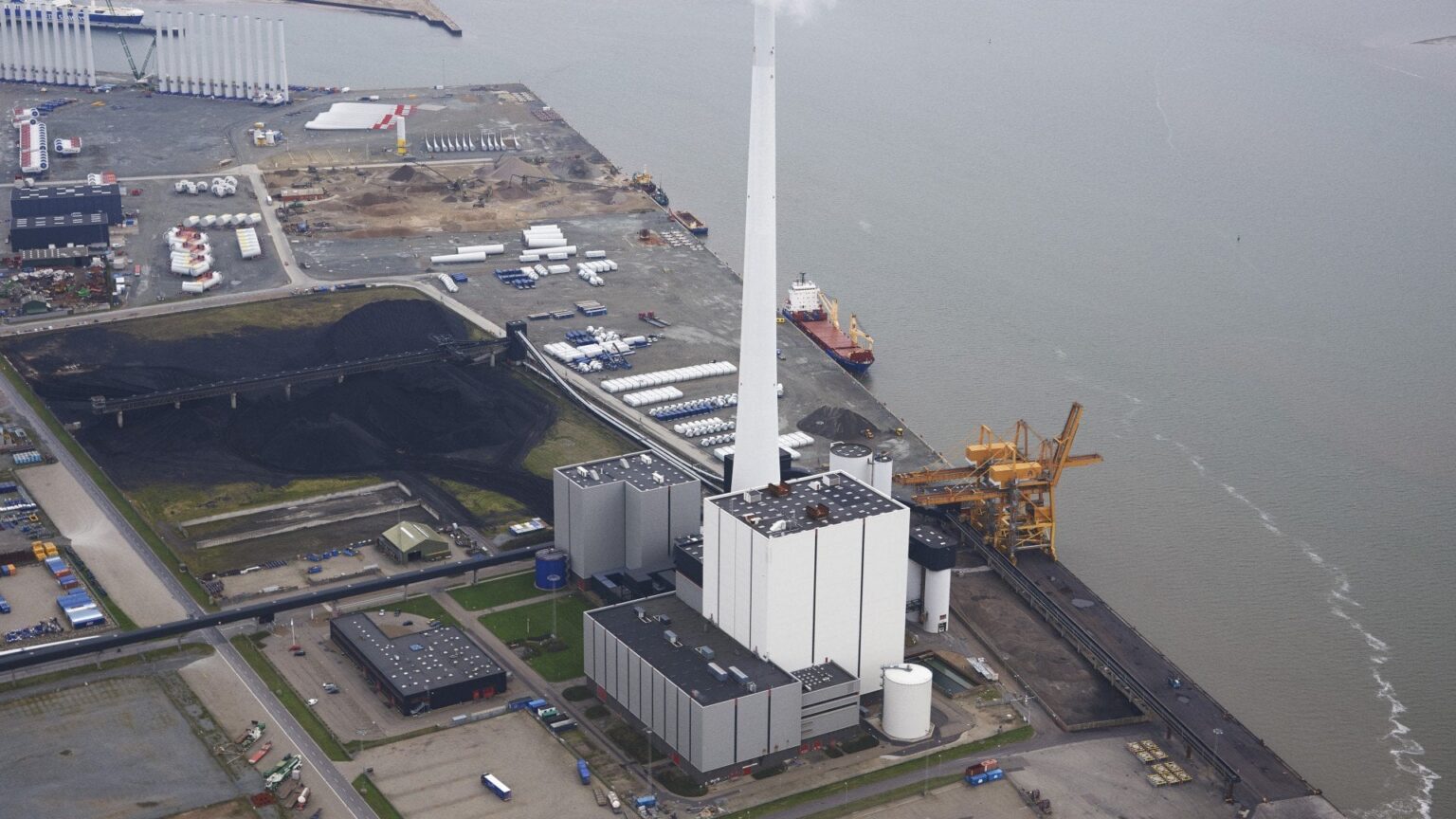 象徴的な発電所が81年ぶりに炎上[Esbjergværket] 彼の最後の石炭バケツ