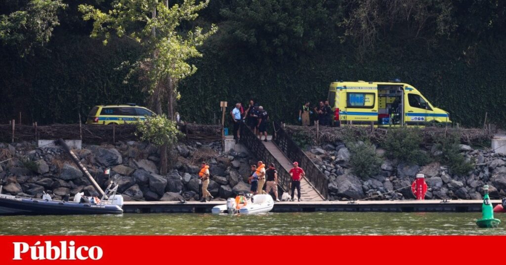 ヘリコプターの墜落によりGNR兵士4名が死亡、1名が行方不明となった。全国追悼日が宣言される