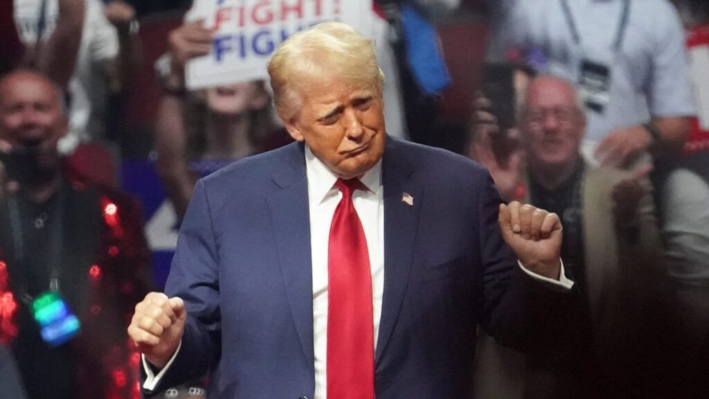トランプ氏、世論調査の数字が下がり続ける中、フォックスニュースについて不満を漏らす