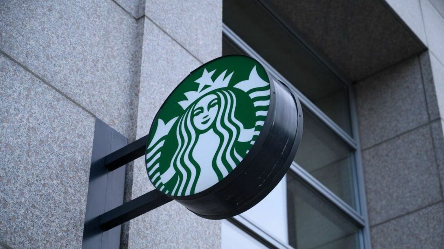 スターバックスがアイスランドにオープン - ヴィシール