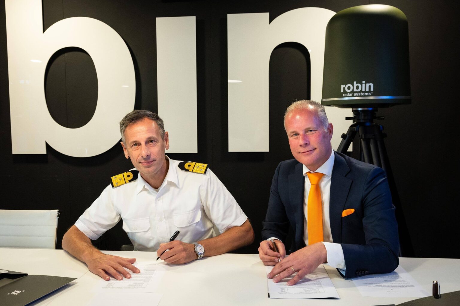 オランダ国防省、ウクライナのドローン探知用に51台の移動式レーダーを購入