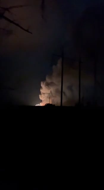 ウクライナのR-360ネプチューンミサイルが、ロシアのヴォロネジ市オストロジスキー地区の弾薬備蓄庫と確認されたものを破壊した。2024年8月24日