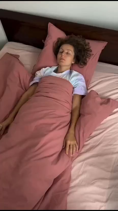 誰かこの女性の名前を教えてもらえますか？