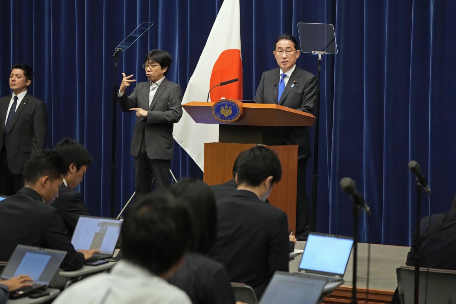 首相の「回転ドア回帰」に懸念 各国で速報、外交功績も言及 ― 防衛費増額を評価