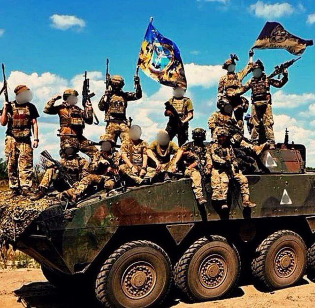 ウクライナ人はクルスクで多くの旧ポーランド車両（Pt-91、AHS Krab、ロソマクAPC、BMP-1）を使用している。