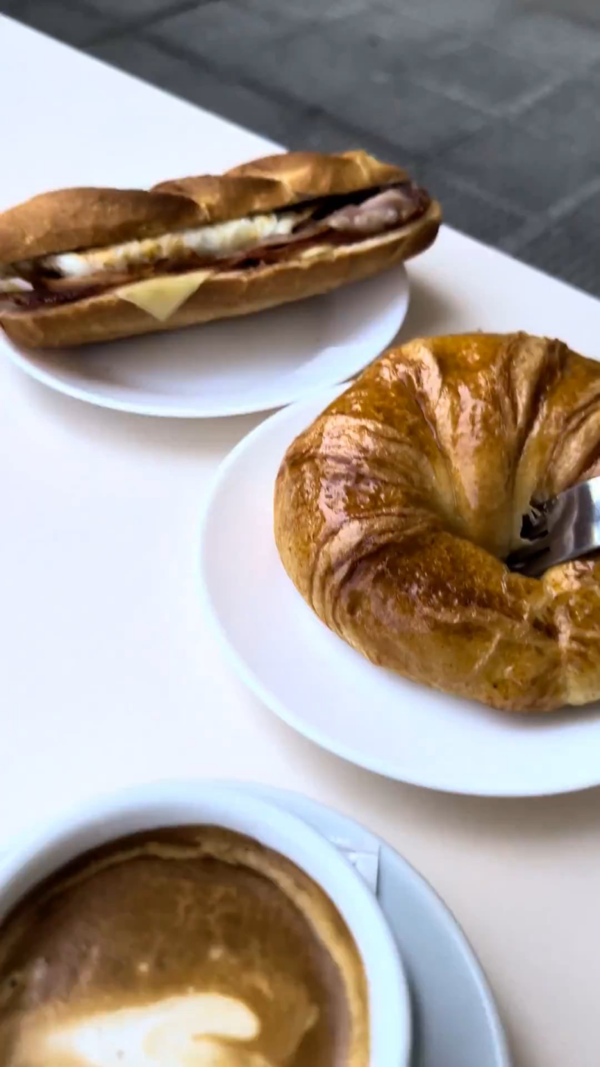 パンプローナに立ち寄ってください、私の国の食べ物はなんておいしいのでしょう 🤤🇪🇦