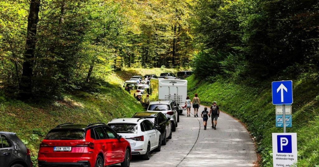 マッドハウス: 運試しをしようと言って、1時間駐車場を探しました
