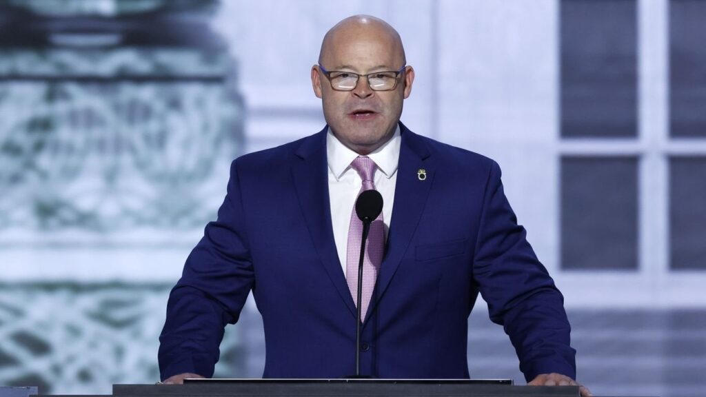 DNCがチームスターズの会長を汗だくにさせる
