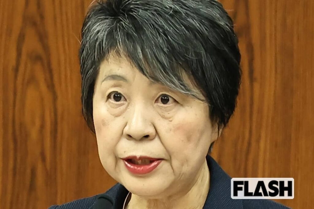 「ウソくさいねん」「コンサル臭がすごい」初の女性首相候補が突如見せた “わざとらしすぎる” X連投にネット大失笑 ―《撮影用にポーズとってる感は出さない方が良い》