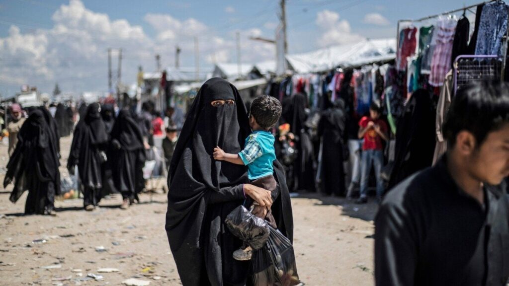 デンマーク人の母子をシリアのキャンプから連れ帰らなければならない：「キャンプは大部分がイスラム国の孵化場として機能している」