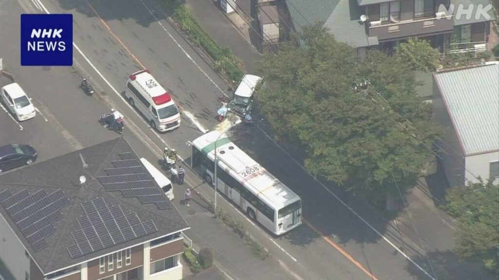 福岡市早良区 国道でバスと軽乗用車が正面衝突 子ども2人意識なし