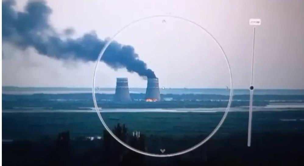 ロシア人がザポリージャ原子力発電所に火災を起こし、多数のタイヤに火をつけた。