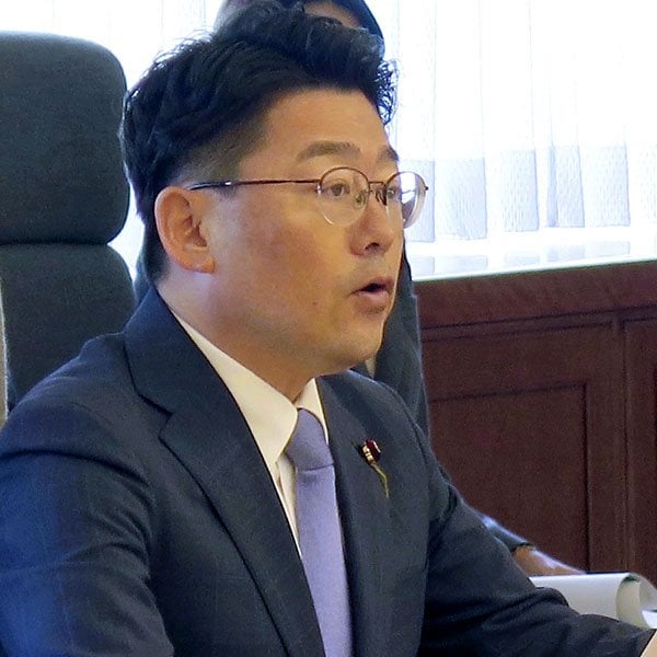 自民党・鬼木誠副大臣が地元で配布した“南極の氷”は防衛省の接待ツールだった ―「違法という認識はなかった──」