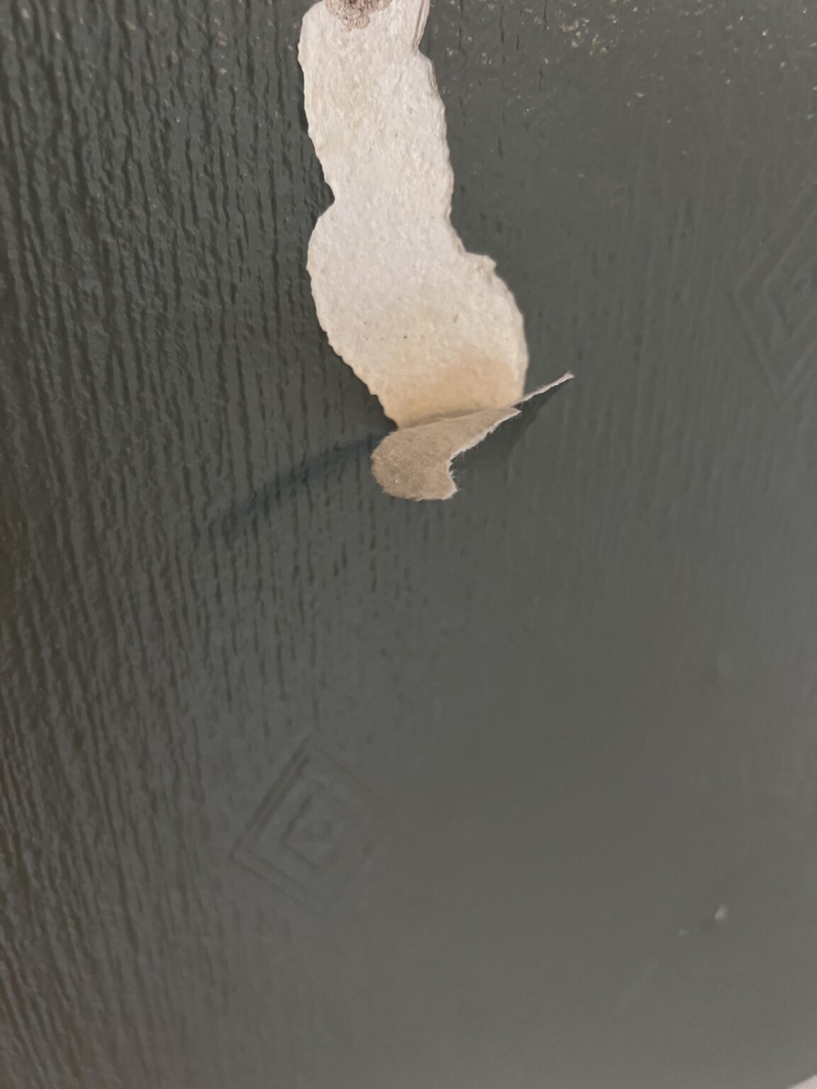上の漆喰やペンキを剥がしますか? (美しいノルウェーについての投稿ではありません)