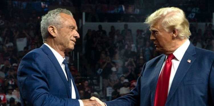 各州は、トランプ氏の勝利を支援するための計画の鍵となった、投票用紙から削除してほしいというRFKジュニア氏の要請を拒否し続けている。