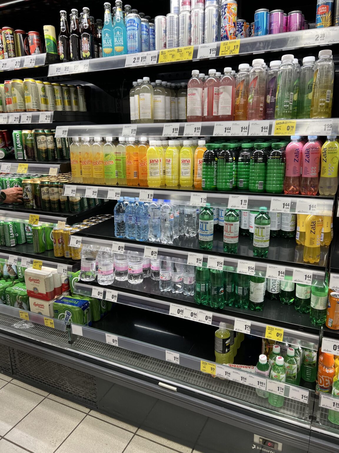 メルカトル図法は場所によって価格が異なることを今日まで知りませんでした。
