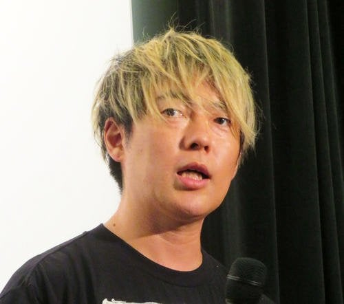 ウーマン村本「バカ日本人 いまはフワちゃんよりエマちゃんだろ」と私見投稿 ― 駐日米大使の長崎平和祈念式典の欠席を巡り