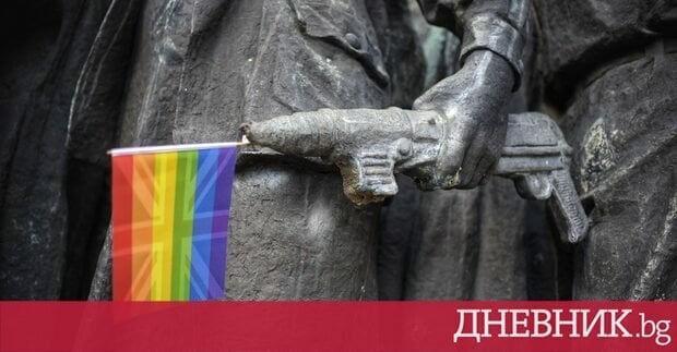 議会はロシア連邦と同様に、LGBTI コミュニティの権利を制限しています。