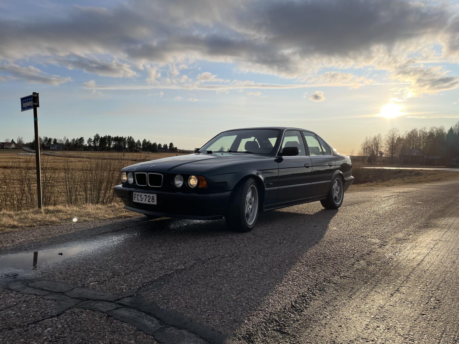 車の過去の情報をナンバープレートやVINで調べる方法はありますか?