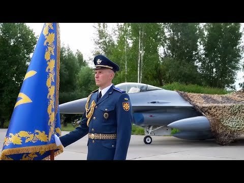 ゼレンスキー大統領、ウクライナへのF-16戦闘機の到着を発表