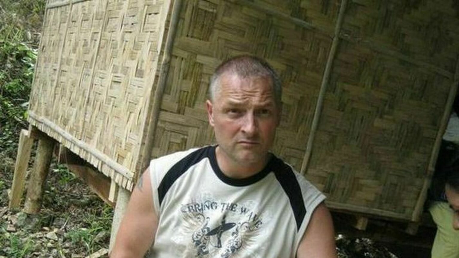 それにしても、インターポールに指名手配されているようには見えないこの男の写真ほど良いものはないでしょうか？