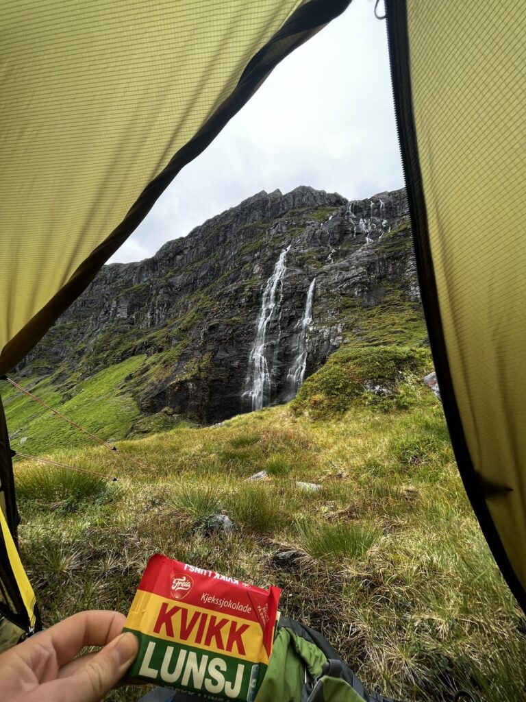 ノルウェーに 6 か月住んだ後、Kvikk Lunsj の写真をもっと撮るために戻ってきました。最高の写真がここにあります。