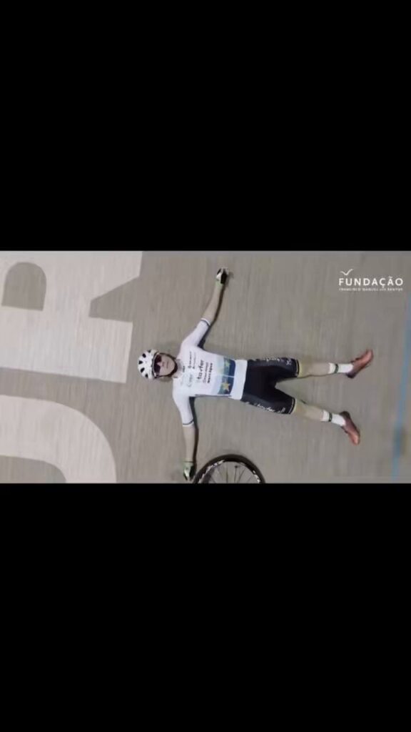 3年前、ポルトガルの自転車選手イウリ・レイタオは、ドキュメンタリー「欧州基金はどうなるのか」に出演し、競争の激しいスポーツにおけるコミュニティ基金の重要性、すなわち、欧州連合が70％を出資するサンガリョスの国立競輪場への投資を強調した。欧州連合