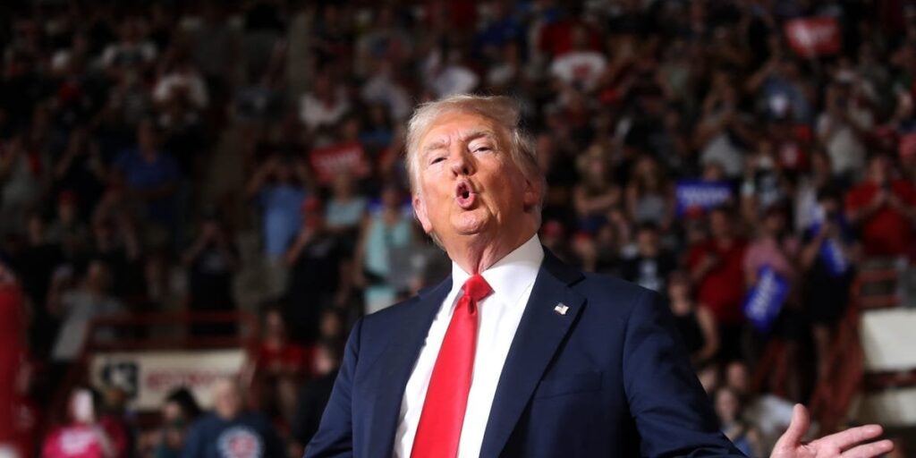 トランプ氏はフィル博士に対し、自身の暗殺未遂事件について（誤って）バイデン氏とハリス氏を非難していると発言した | もしこれがトランプ氏の演説の一部となれば（そうなるだろうが）、トランプ氏のレトリックは現代アメリカ政治史上前例のない危険な領域に入るだろう。