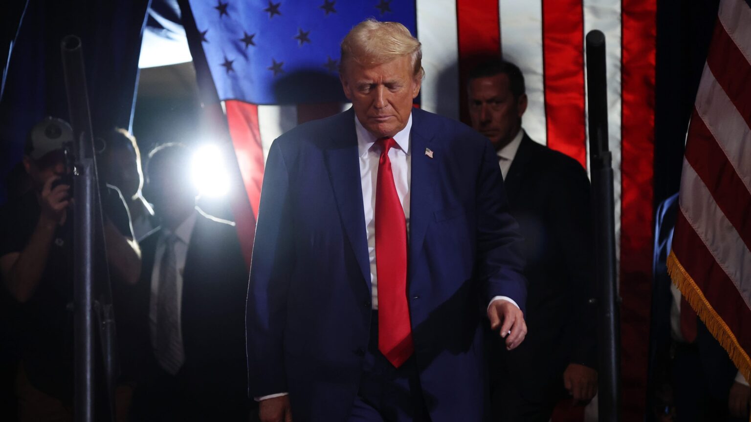 ペンシルバニア州でのトランプ氏のリードは消えた。ヴァンス氏の解決策は、とにかく信じないこと。本当に。