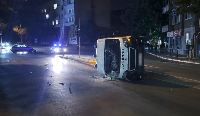 アセノヴグラドで救急車の事故、車の運転手は飲酒状態にあった - すぐに救急車を呼んでください