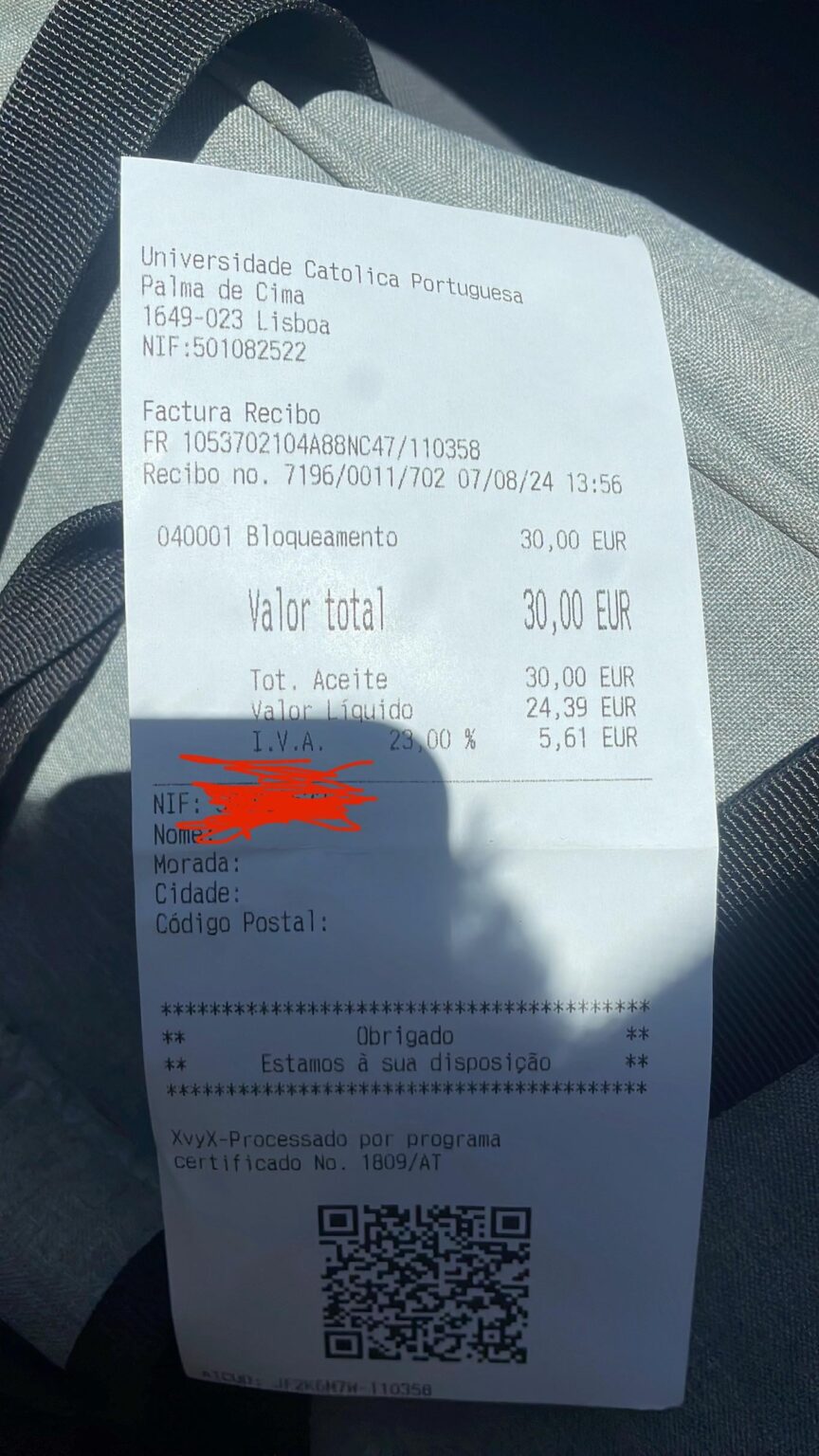 カトリック大学には、不適切な駐車に対する請求を阻止する権限があるのでしょうか?
