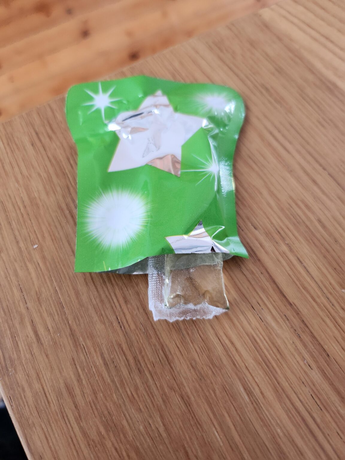 これは何ですか？キャンディ？