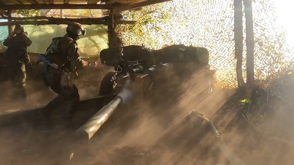 ウクライナ東部の都市ポクロフスクの軍当局は金曜日、ロシア軍が数ヶ月間モスクワの主要目標の一つであった地域に急速に迫っているため、民間人に対し避難を急ぐよう求めた。