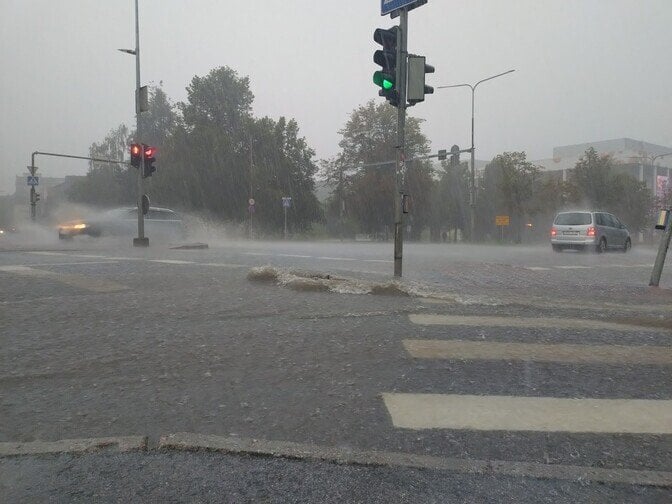 写真: タルトゥは大雨に見舞われた