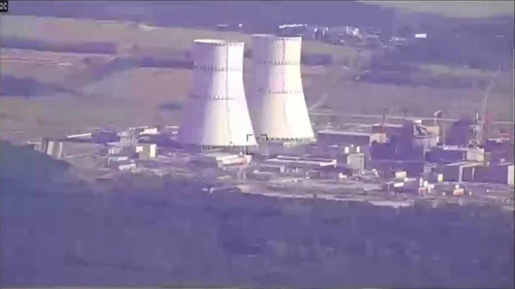 ウクライナの偵察用無人航空機から見たロシアのクルスク原子力発電所（NPP）。