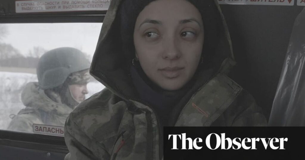 ロシアのドキュメンタリーは侵略軍を「犠牲者」として誤って描写していると非難される