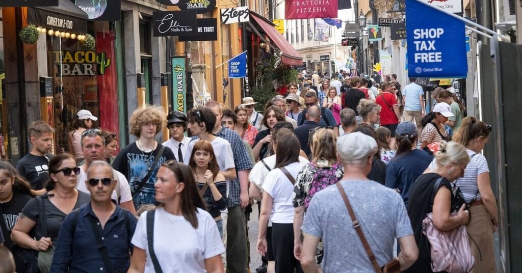 スウェーデン経済、予想外に縮小