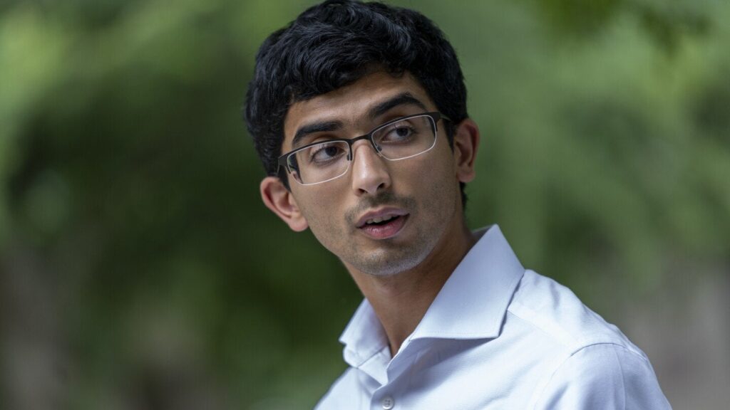 ジョージア州の民主党員は、起訴されたトランプ氏の選挙人を解任しようとしている。同氏は、言われた通りに行動しただけだと主張している。