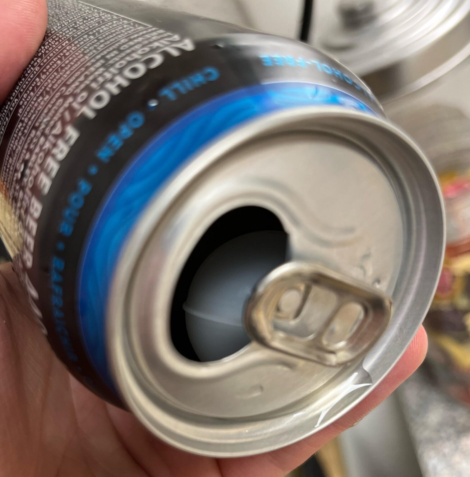 ビール缶の中のボール（Coop）
