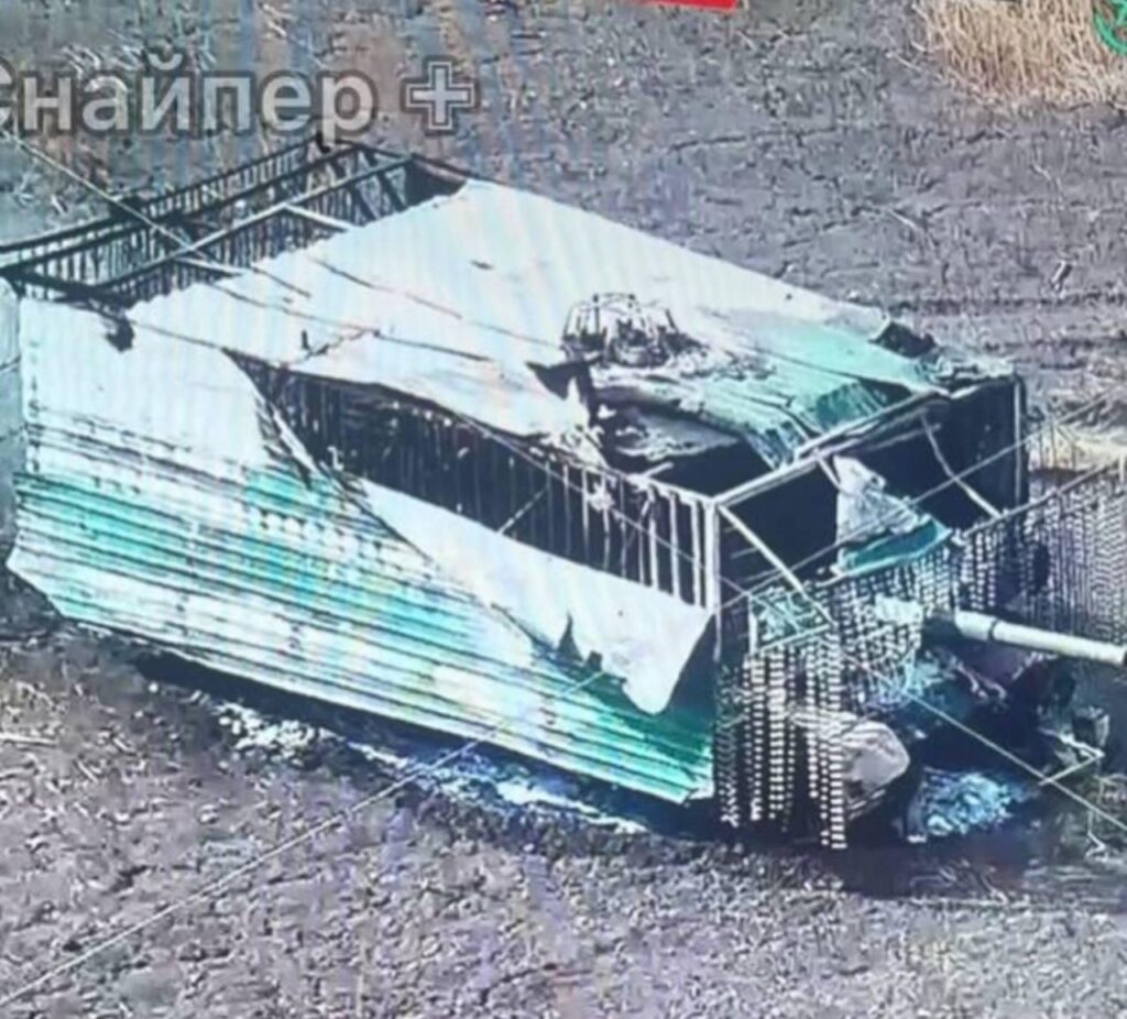 ロシアの「タートル」戦車が槍で撃たれた模様