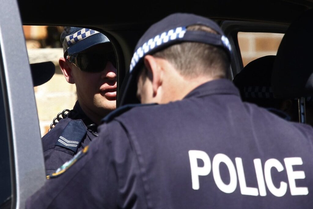 エストニア人が襲撃容疑でオーストラリアで裁判を受ける予定、被害者は重体