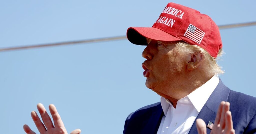 トランプは最新の移民脅威で完全なホロコースト行為に及んだ | ドナルド・トランプは移民に「シリアル番号」を与えたいと考えている。