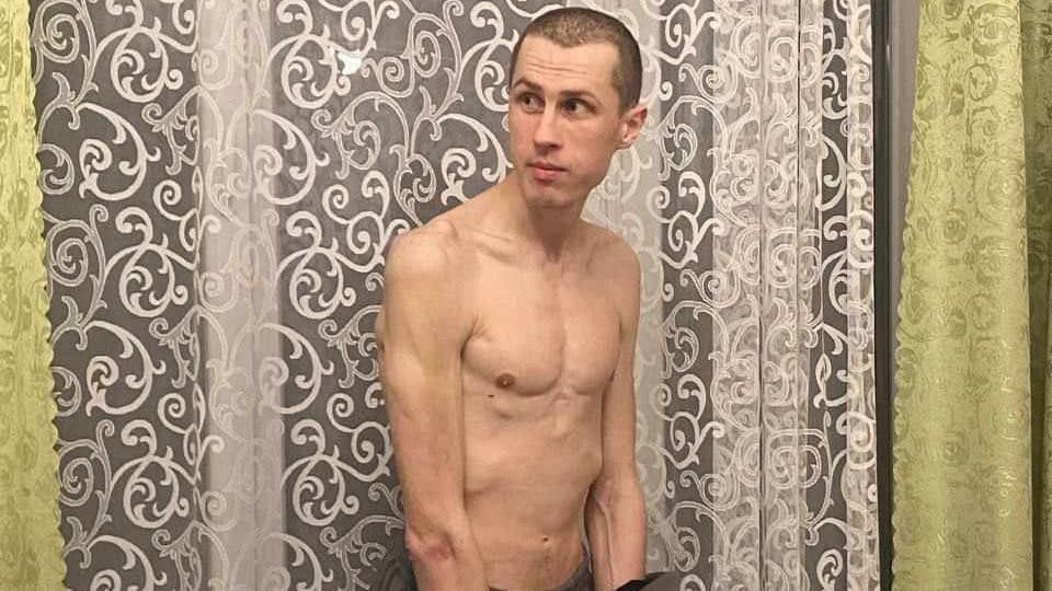 国連報告書、ウクライナ人に対する組織的な拷問を確認 - キックボクサーがロシアでの10か月の地獄を報告（ドイツ語の記事）