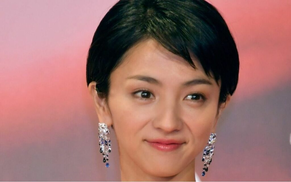 大ヒット映画『ラストマイル』の“リアリティ”をアマゾンの物流センターで働いた筆者が分析「いびつなほど高いアルバイト比率が…」―「物流部長というのは草野球でいうライトで8番」