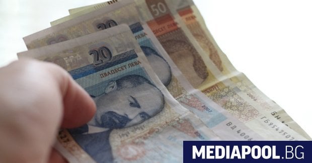 ブルガリアの最高給与は月額 320 万レフです。