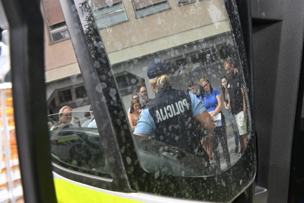 コペルでの少年たちの暴れは警察によって止められ、父親は彼らのあまりにも失礼な行為を非難した