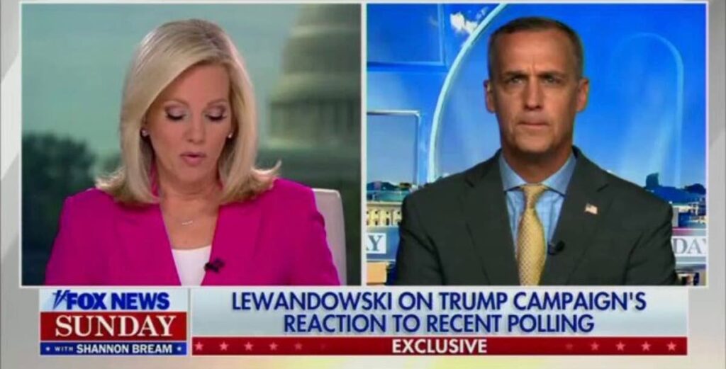 トランプ顧問、幼児殺害の虚偽主張と討論会のマイクをめぐりフォックスニュースの司会者に激怒 | インディペンデント