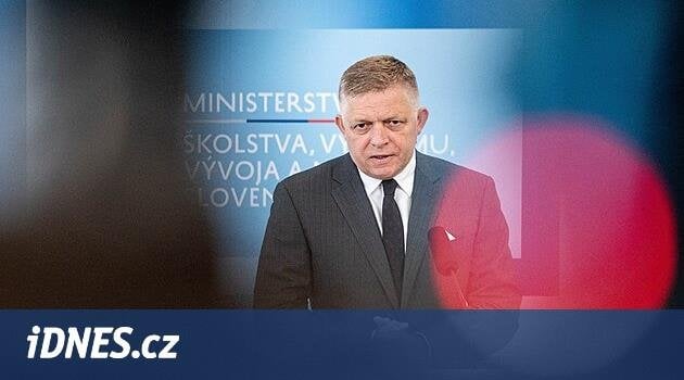 フィコ氏は、ナチスの指定を受けた部隊がウクライナで戦闘していると述べた