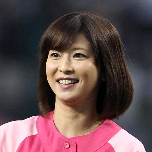 森高千里が55歳でも「オバさん」にならないワケ…ミニスカ姿が《完璧すぎる》と絶賛【《いつオバさんになるんだよ》】